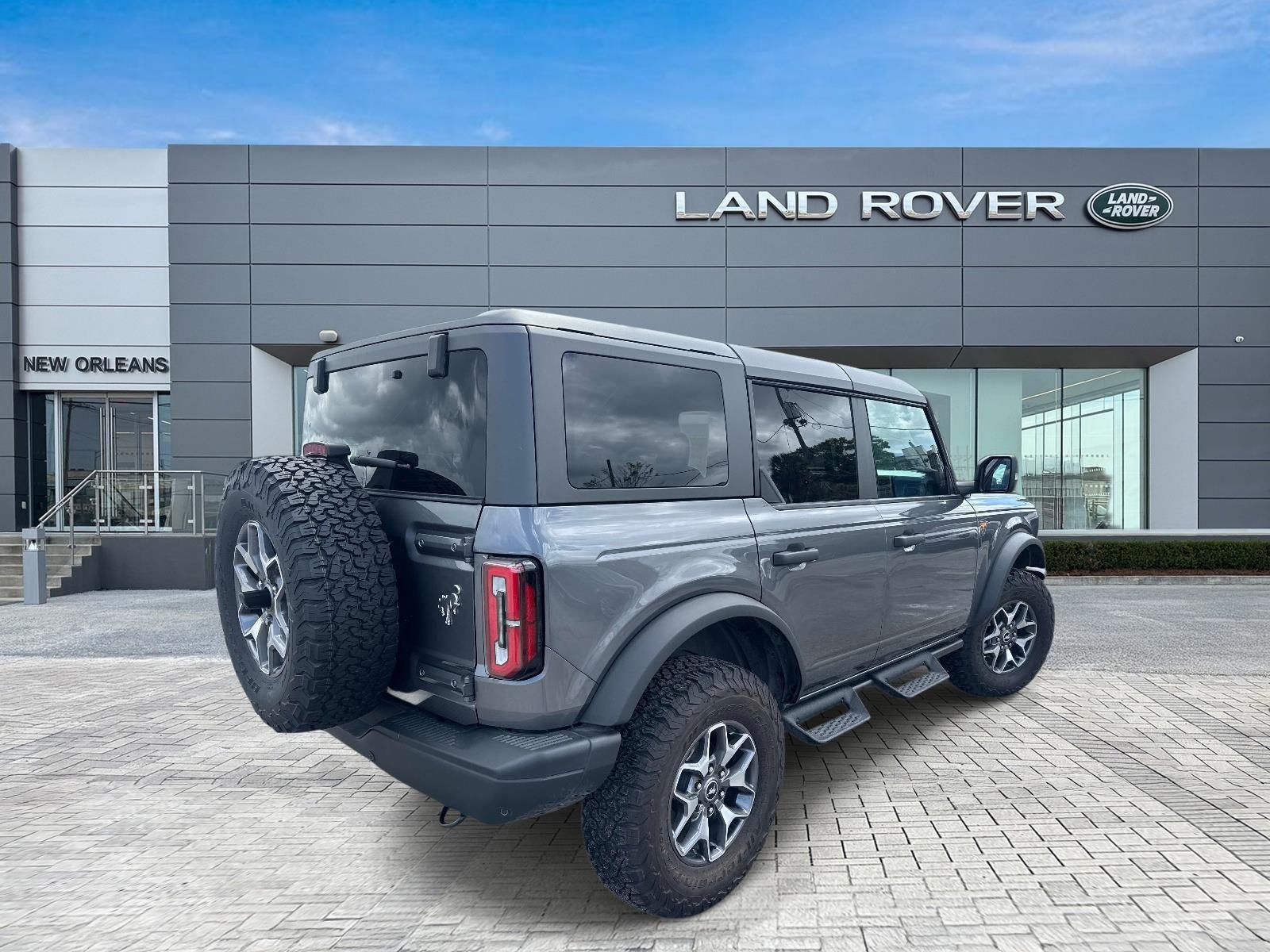 View vehicle photo 6