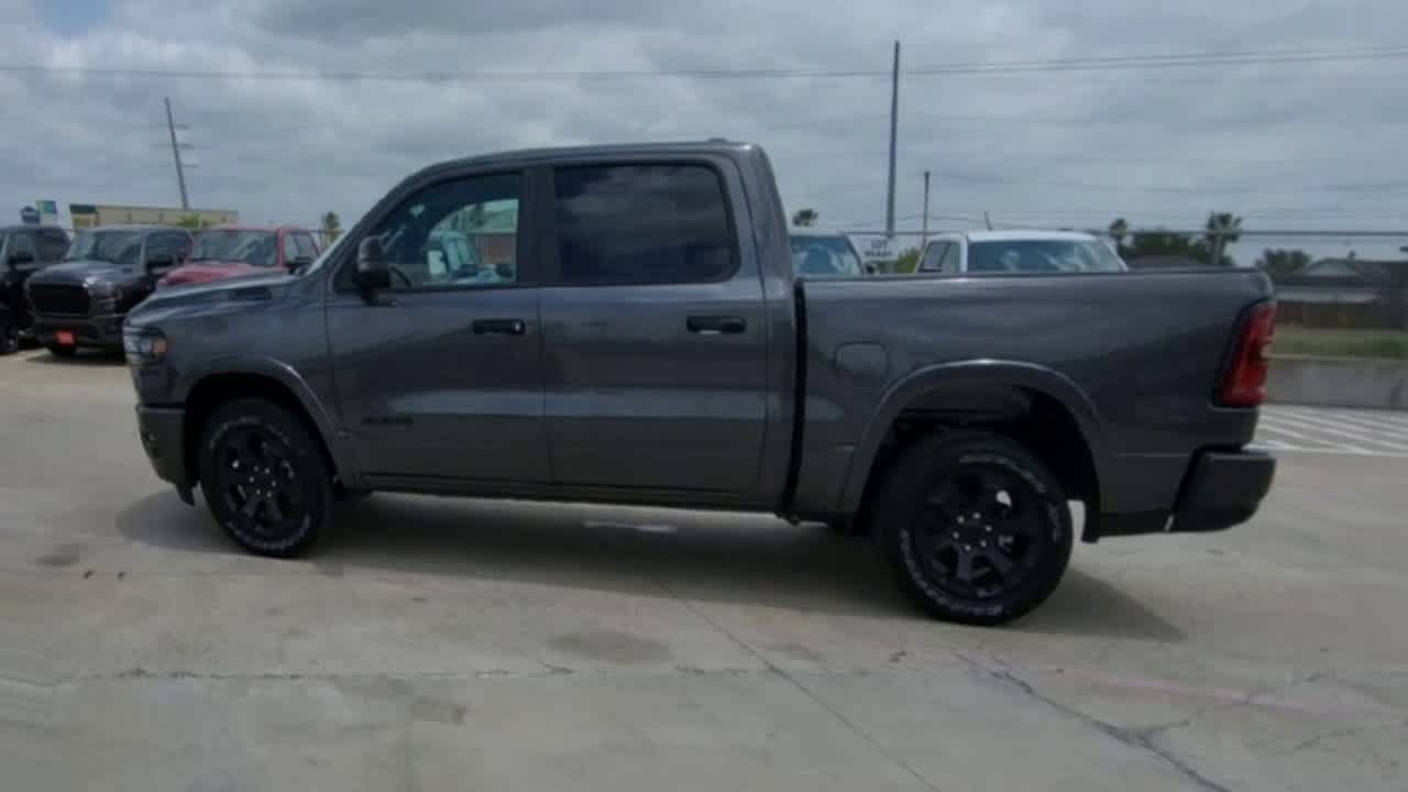 View vehicle photo 5