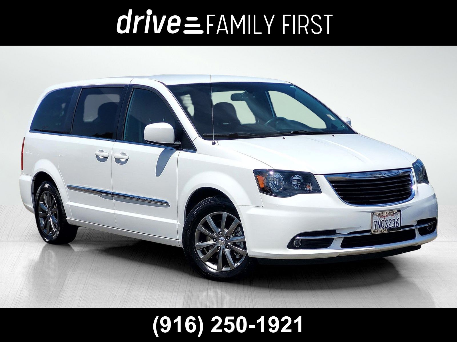 Bright White Clearcoat 2015 Chrysler Town & Country Minivan Front-Wheel Drive 6-Speed Automatic