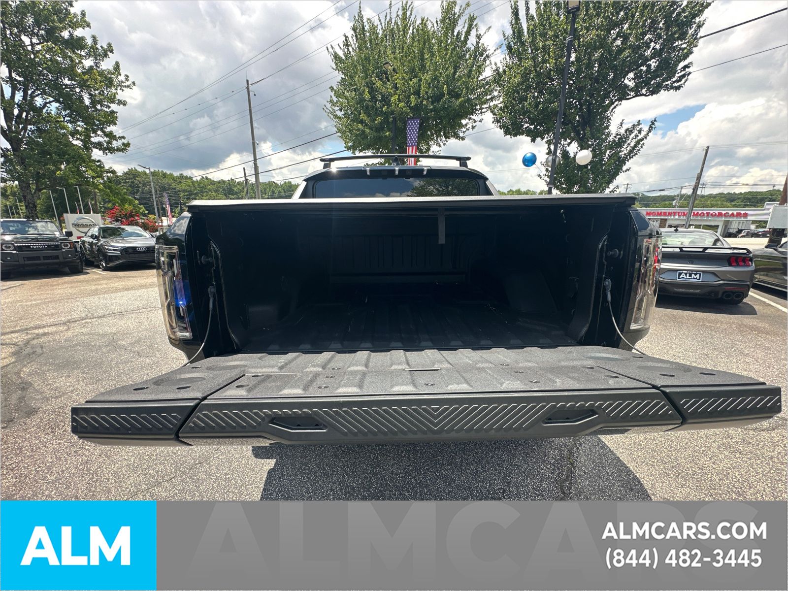 Used 2025 Black GMC 2X image 21