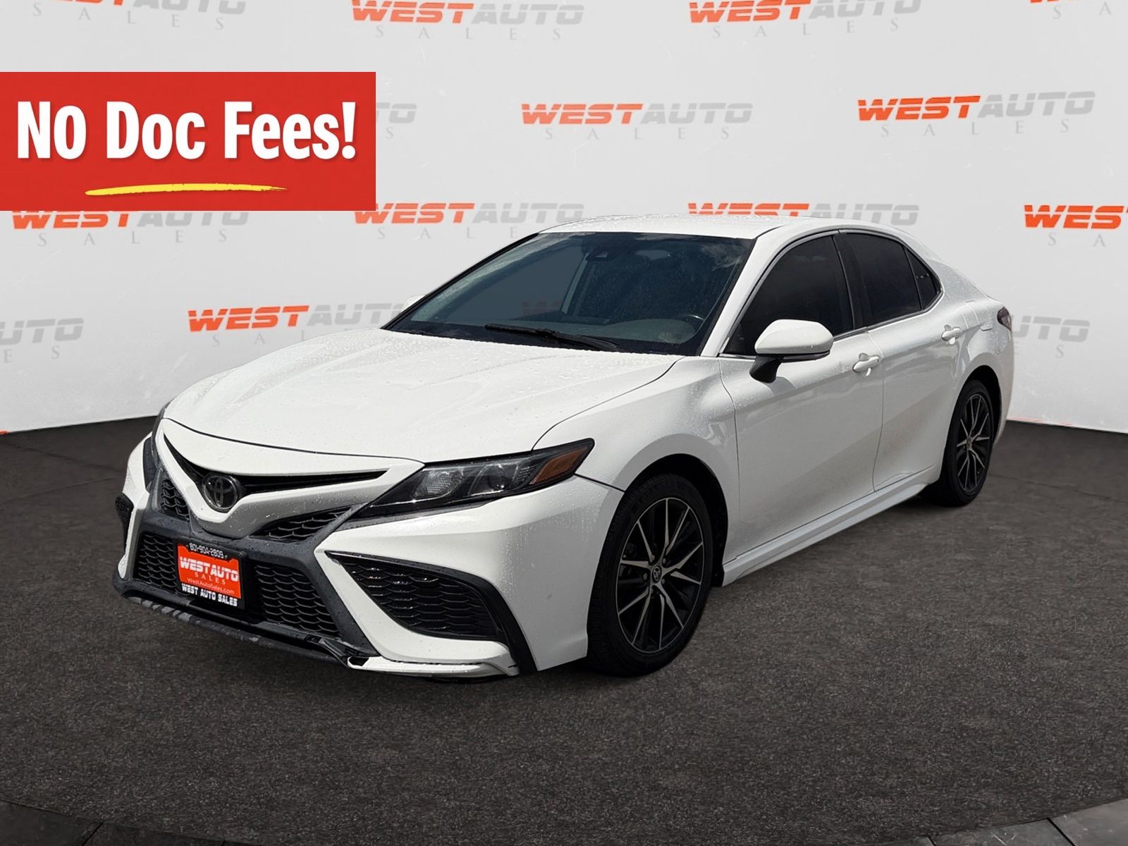 Super White 2021 Toyota Camry Sedan Front-Wheel Drive 8-Speed Automatic