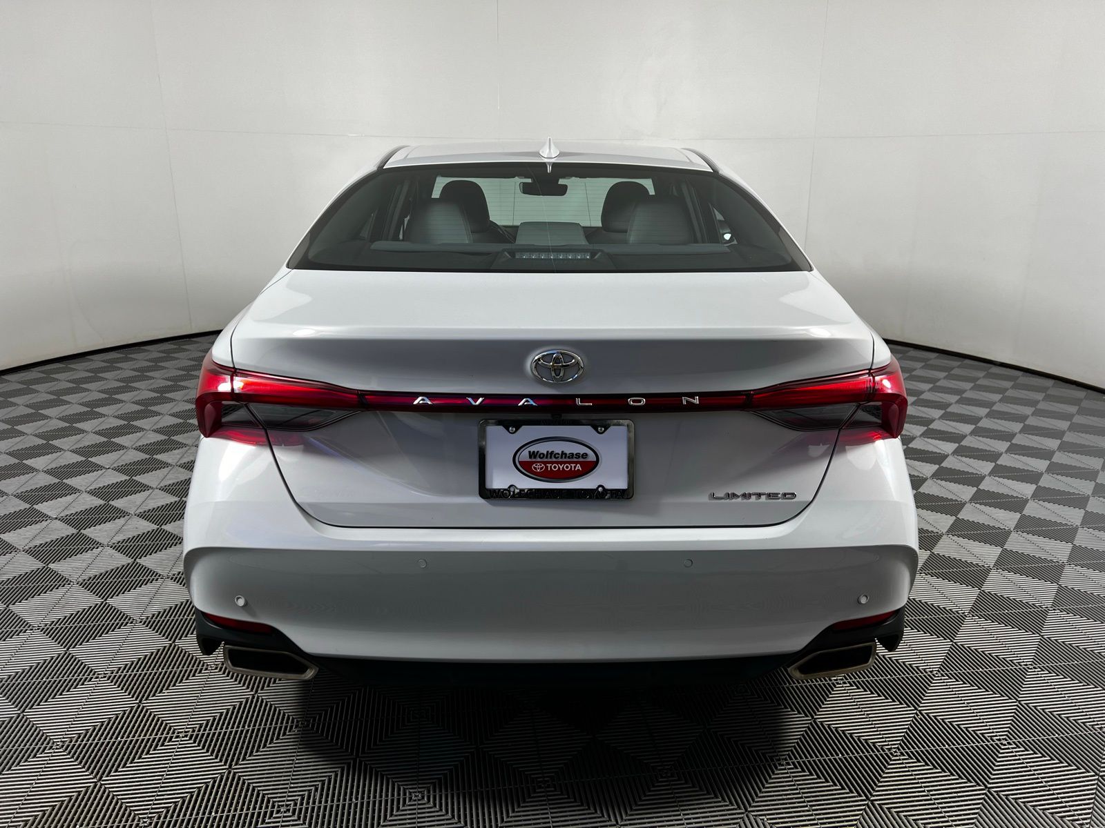 2022 Toyota Avalon Limited 11