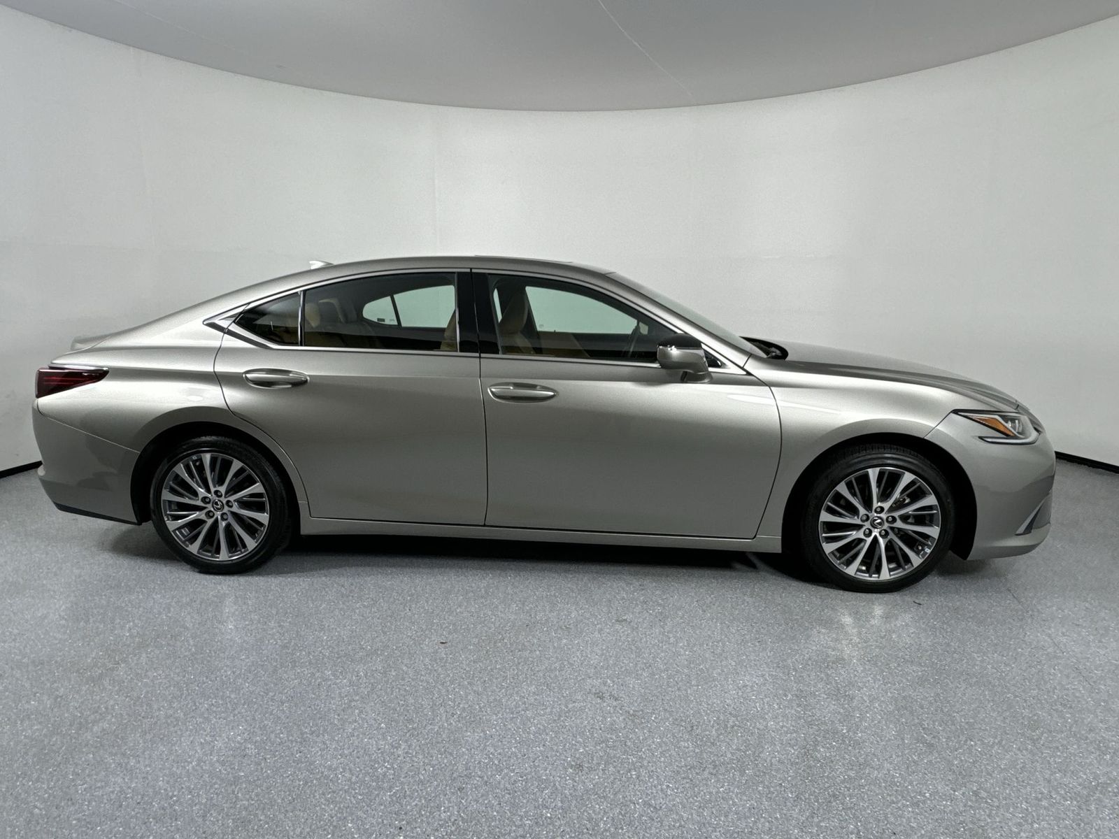 2021 Lexus ES 350 37