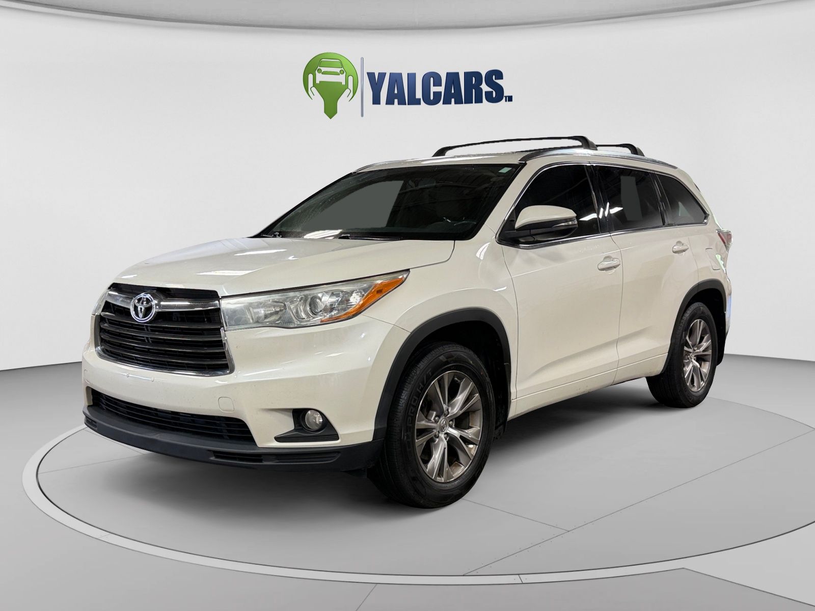 White (Blizzard Pearl) 2015 Toyota Highlander XLE SUV / Crossover Front-Wheel Drive 6-Speed Automatic Overdrive