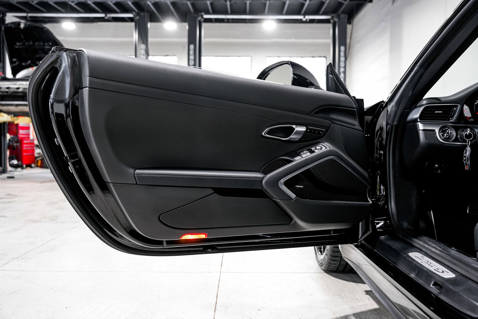 2015 Porsche 911 Targa 4S — photo 24