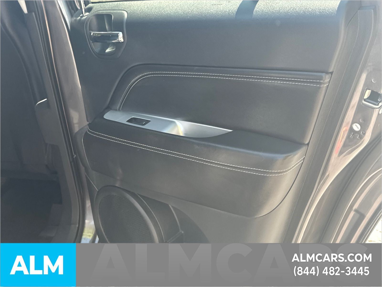 Used 2016 Granite Crystal Clearcoat Metallic Jeep Latitude image 32