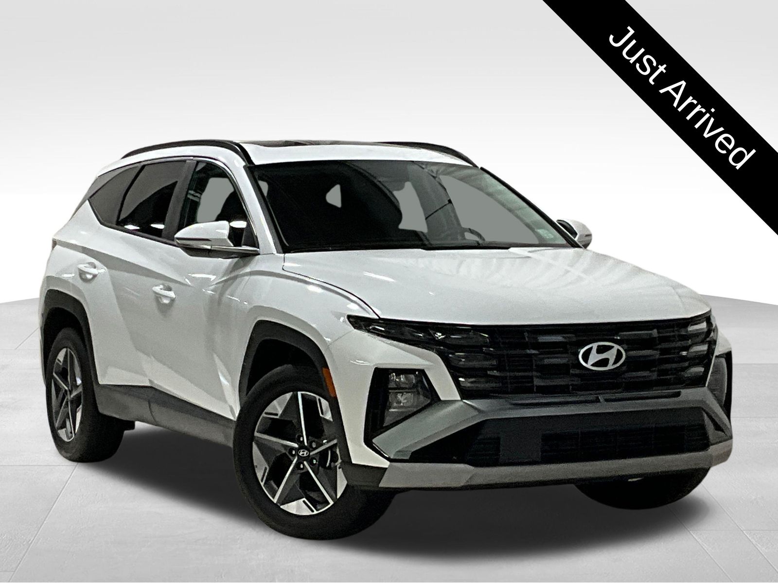 Serenity White Pearl 2025 Hyundai Tucson SUV / Crossover All-Wheel Drive 8-Speed Automatic