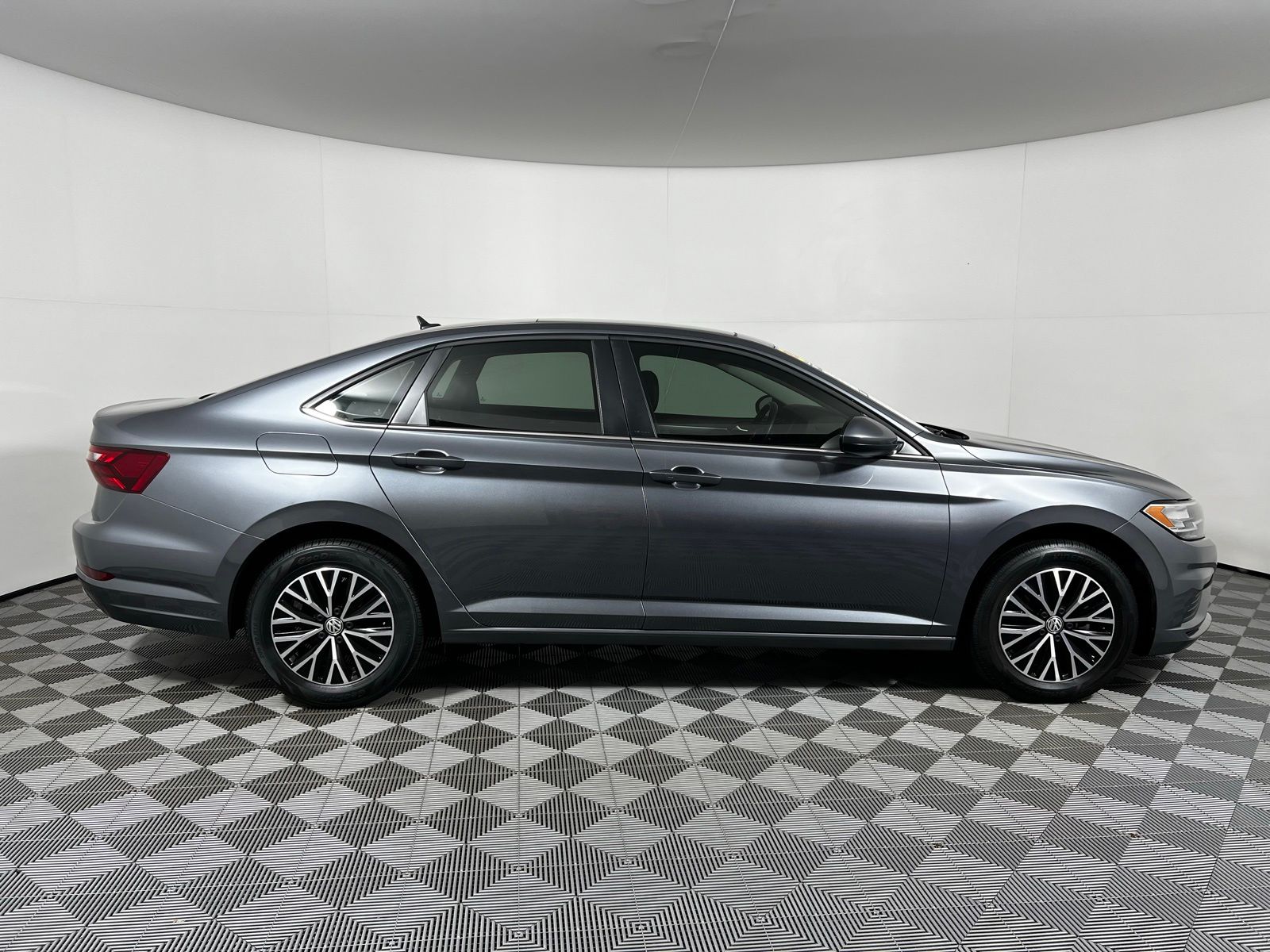 Thumbnail: 2021 Volkswagen Jetta - 4