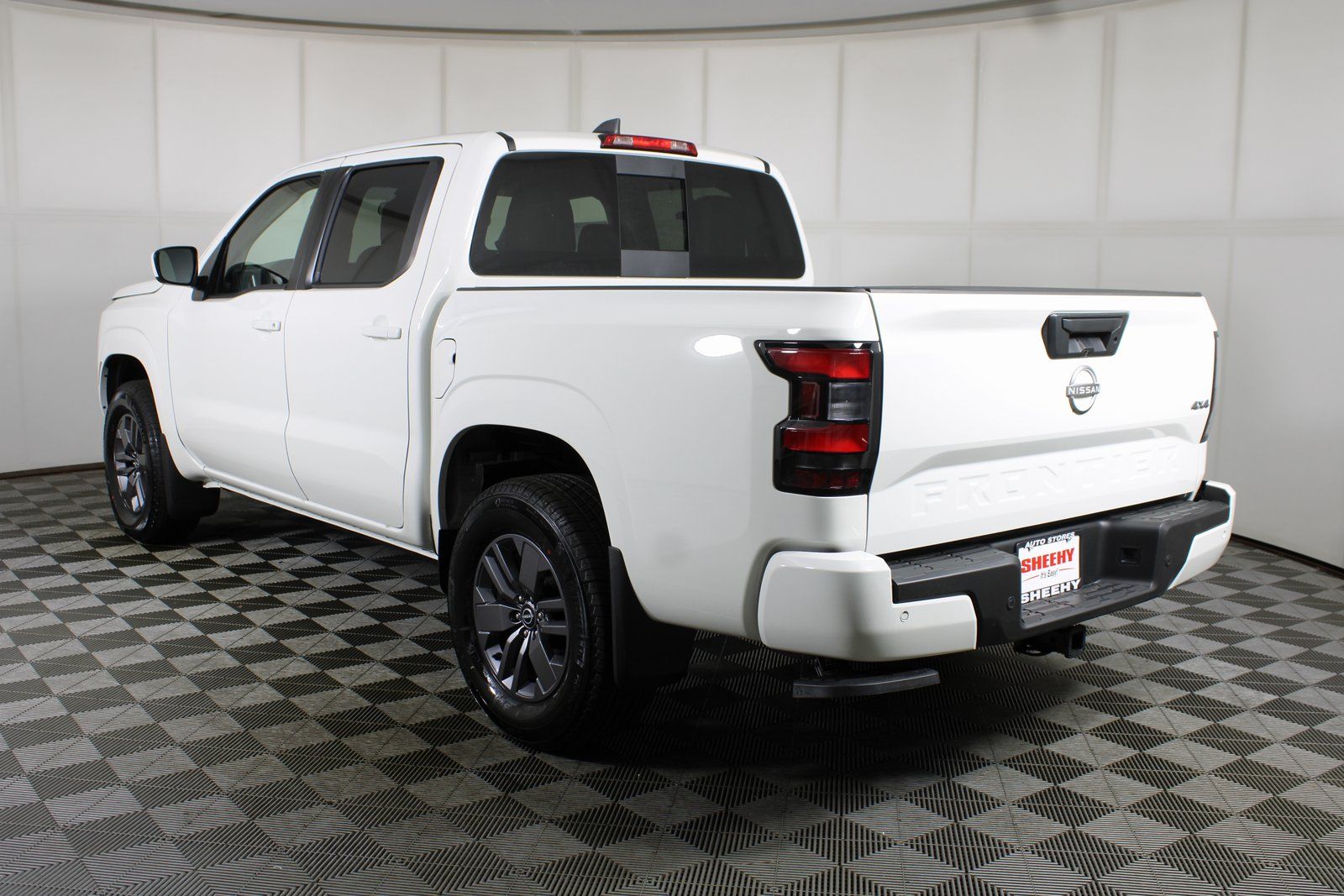 View vehicle photo 4