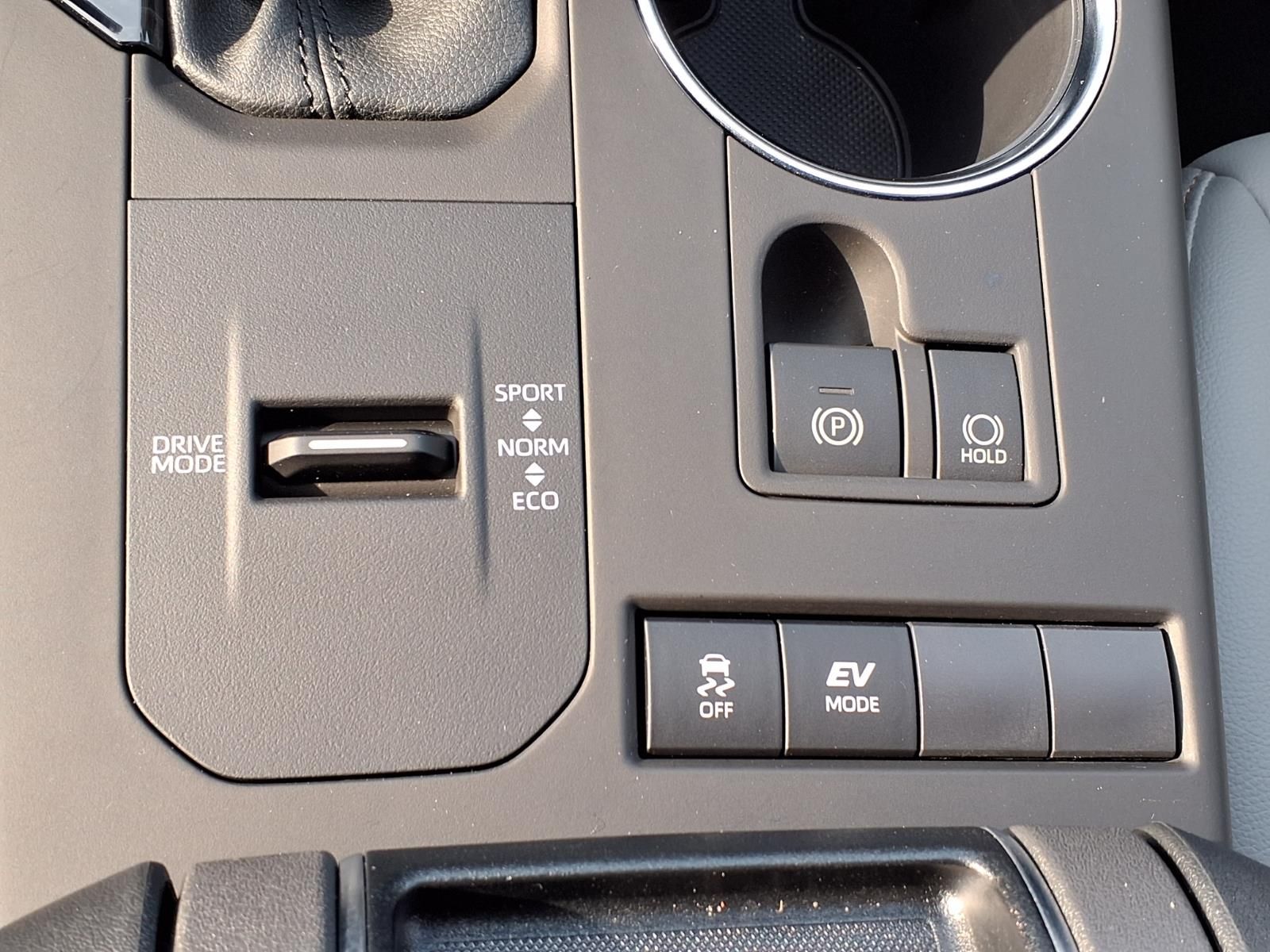 2022 Toyota Highlander Hybrid Bronze Edition Beige at Toyota of Victoria