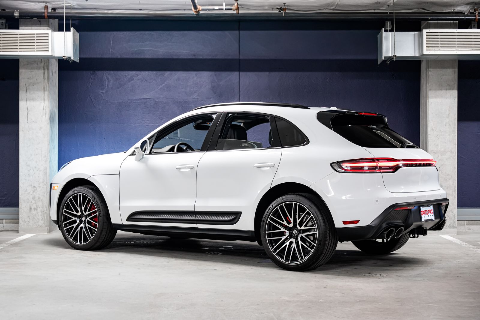 2024 Porsche Macan S — photo 8