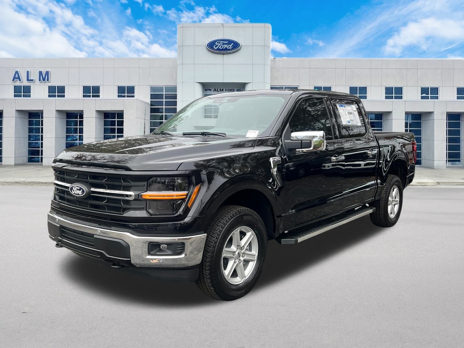 2025 Ford F-150 XLT's photo