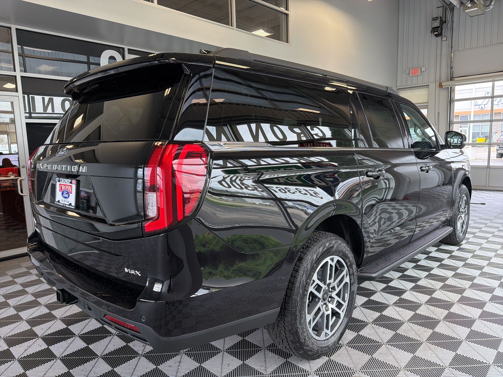 View vehicle photo 6