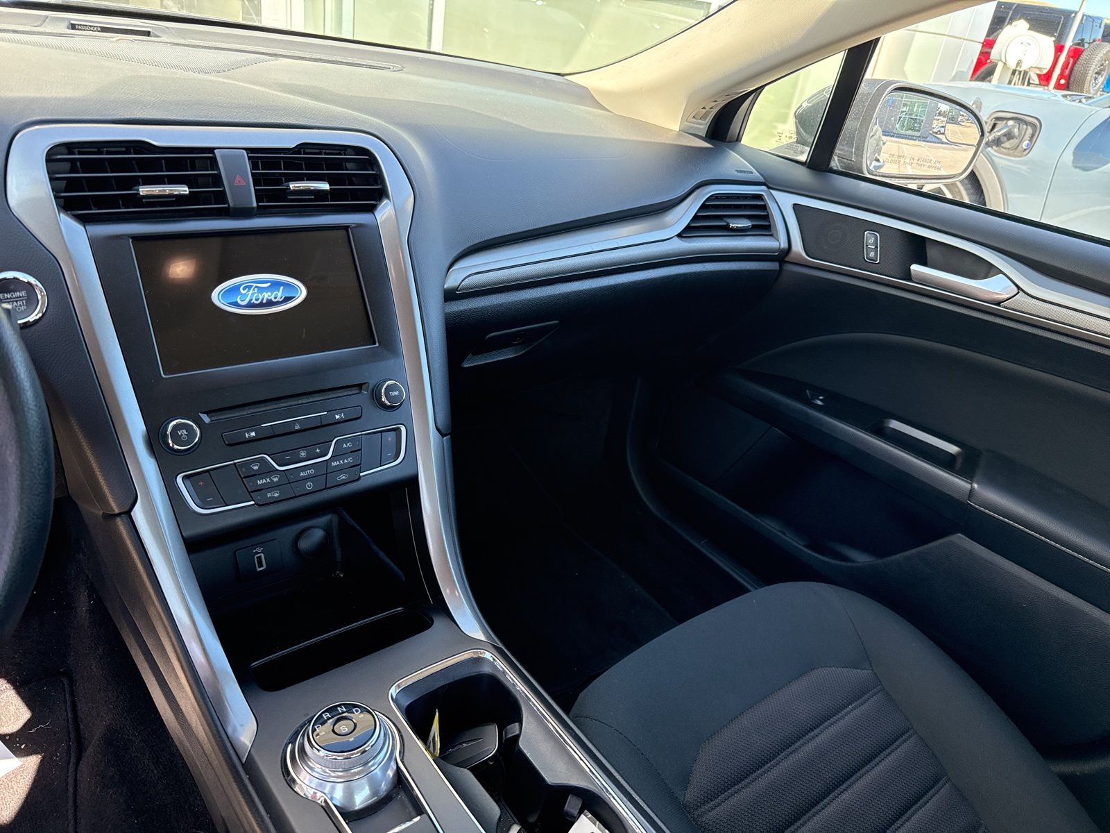 Used 2017 Gray Ford SE image 12