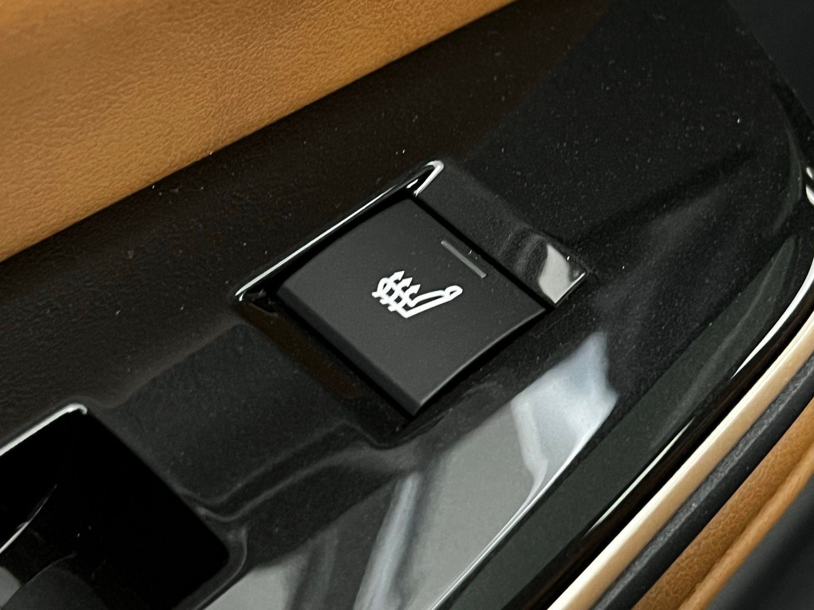 Thumbnail: 2025 Toyota Crown Signia - 25