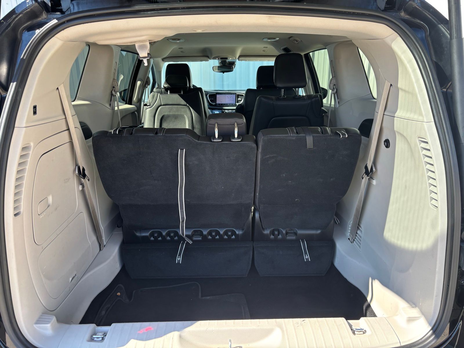 Used Car 2024 Chrysler Pacifica Hybrid  Select For Sale Under $35,000 In Austin, Texas