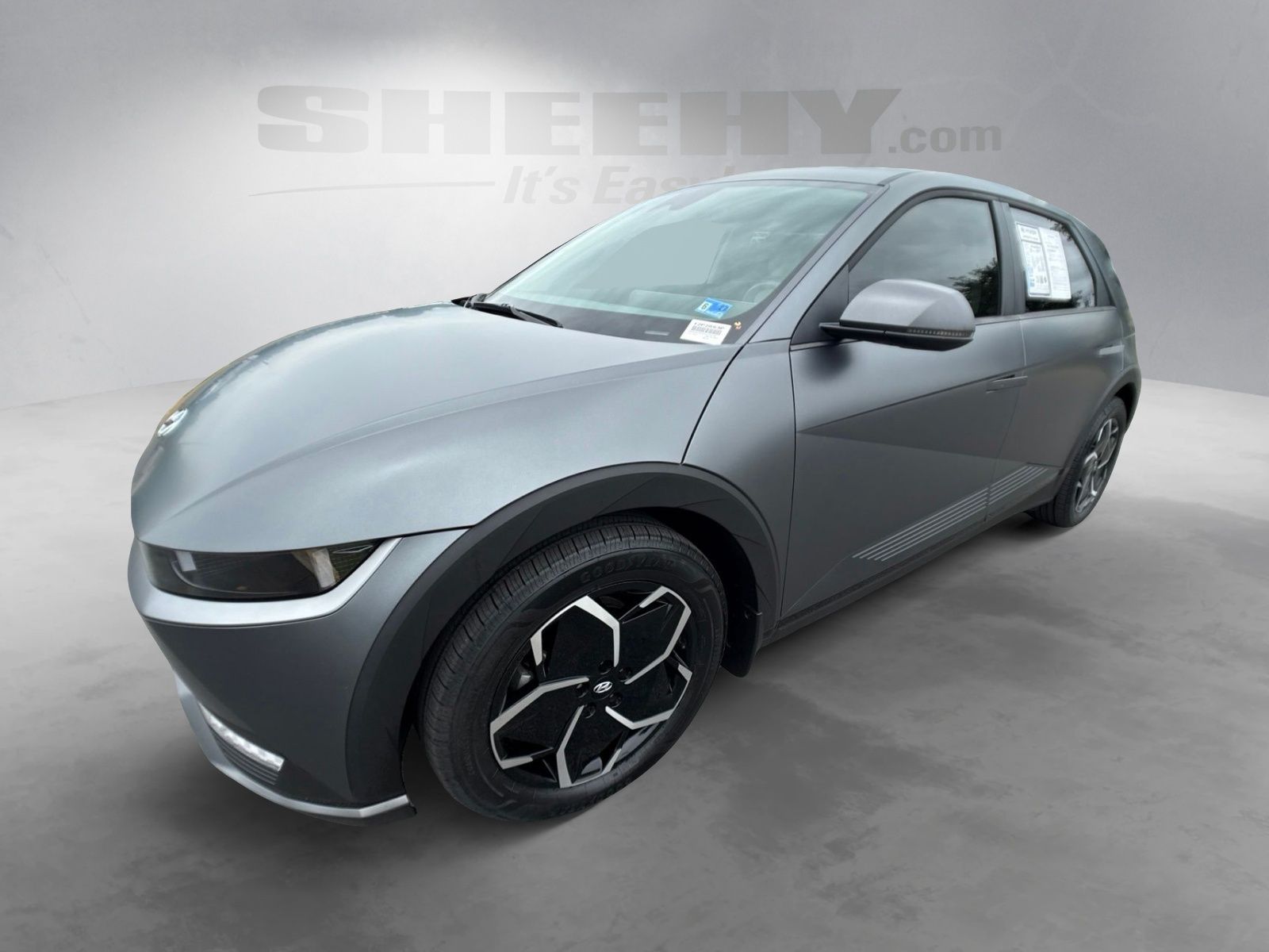 Used 2023 Gray Hyundai SEL image 18