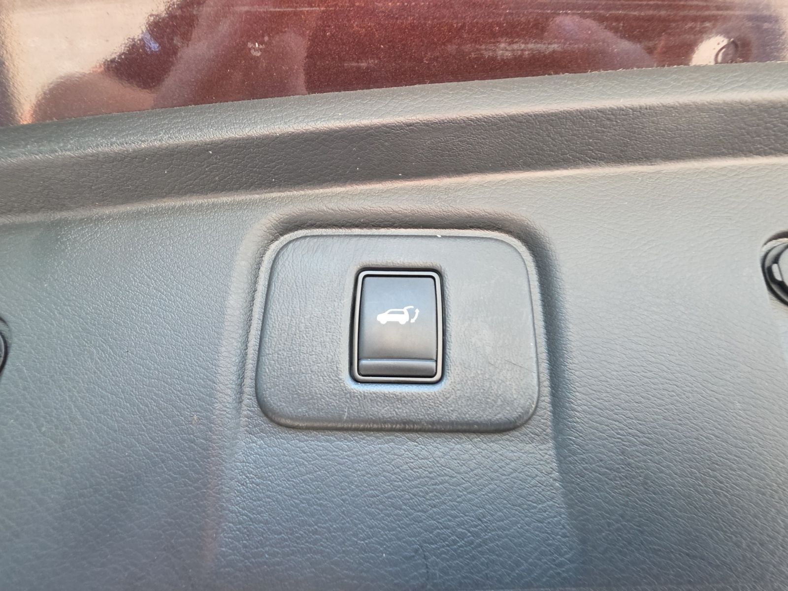 Used 2022 Brown Nissan Platinum image 10