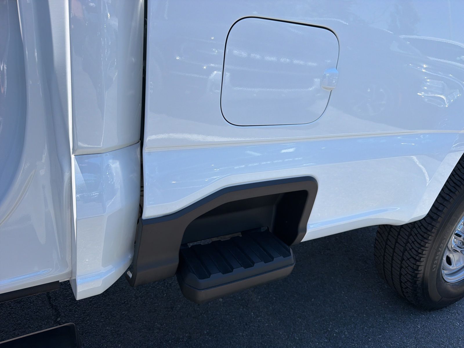 Certified Used 2025 Oxford White Ford XL image 19