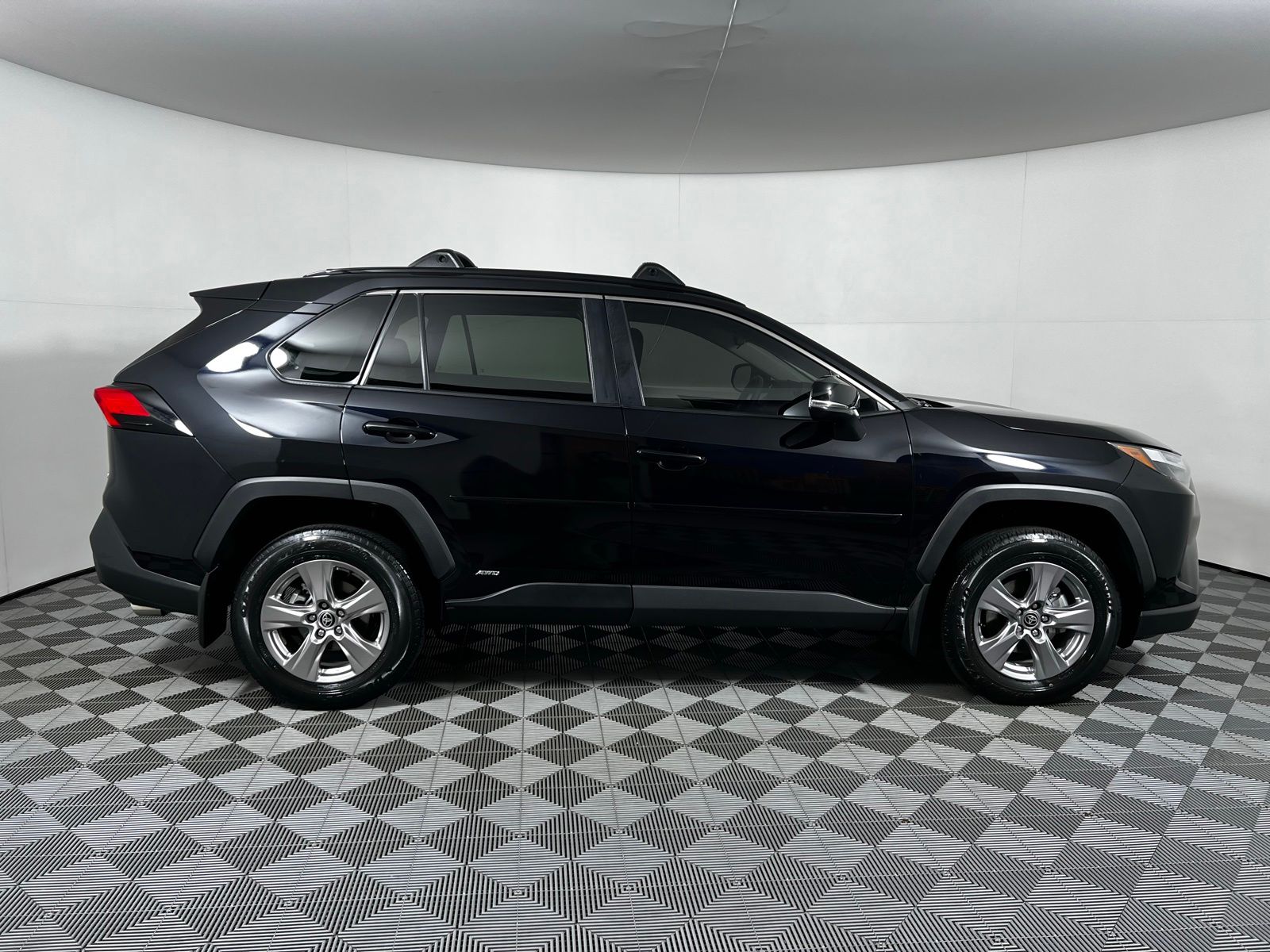 Thumbnail: 2022 Toyota RAV4 - 4