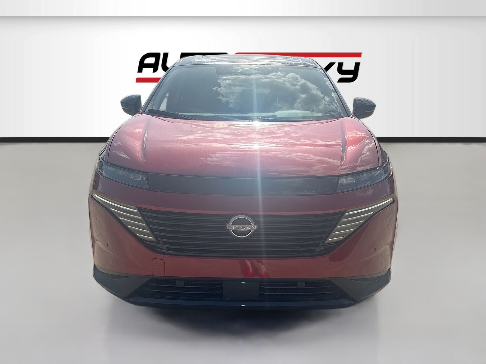 Used 2025 Red Nissan SL image 2