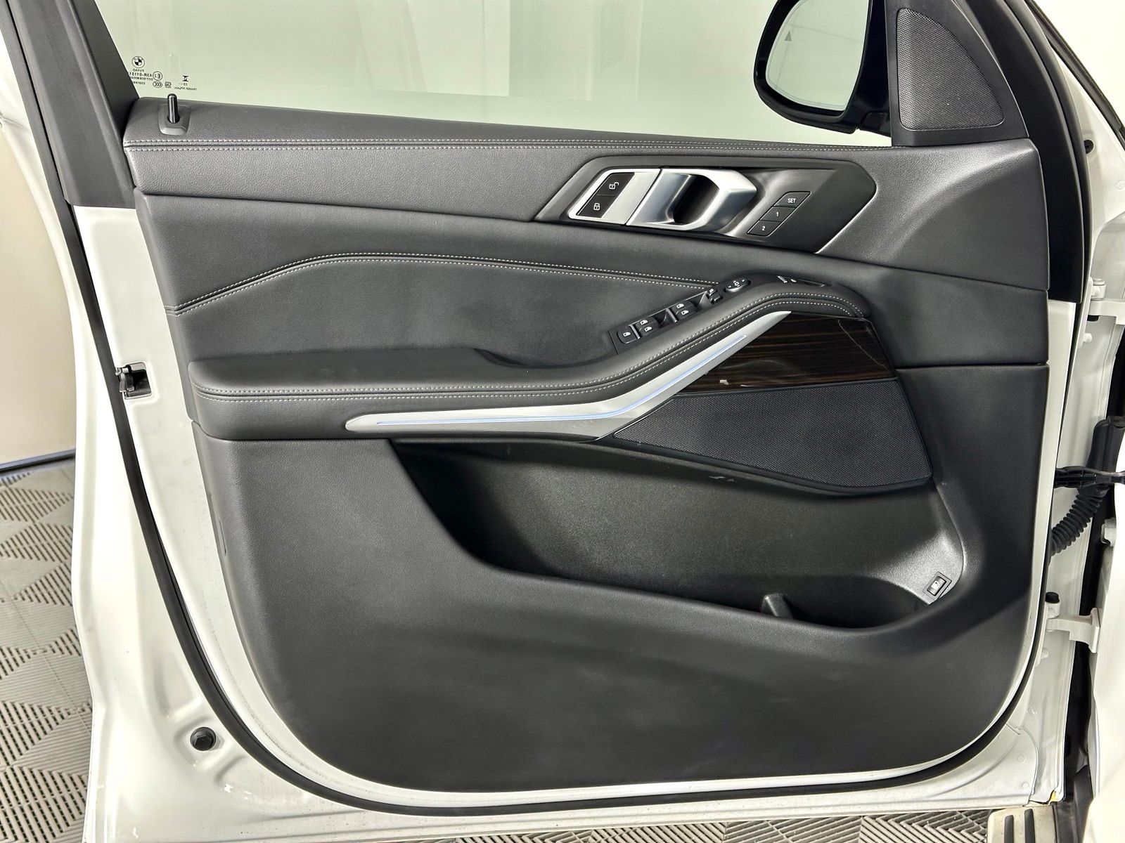 2023 BMW X5 45e - Photo 39