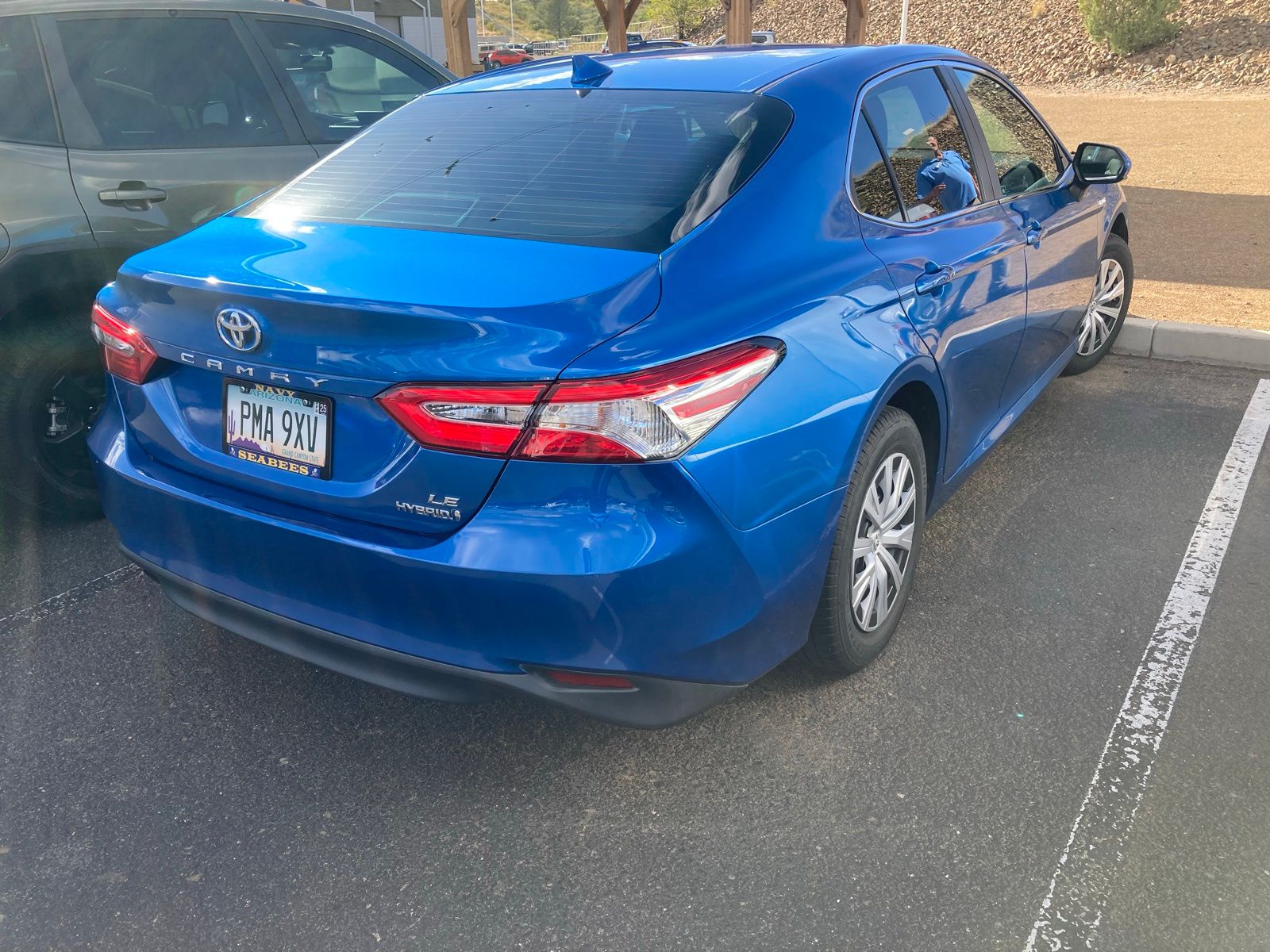 2020 Toyota Camry Hybrid LE 3