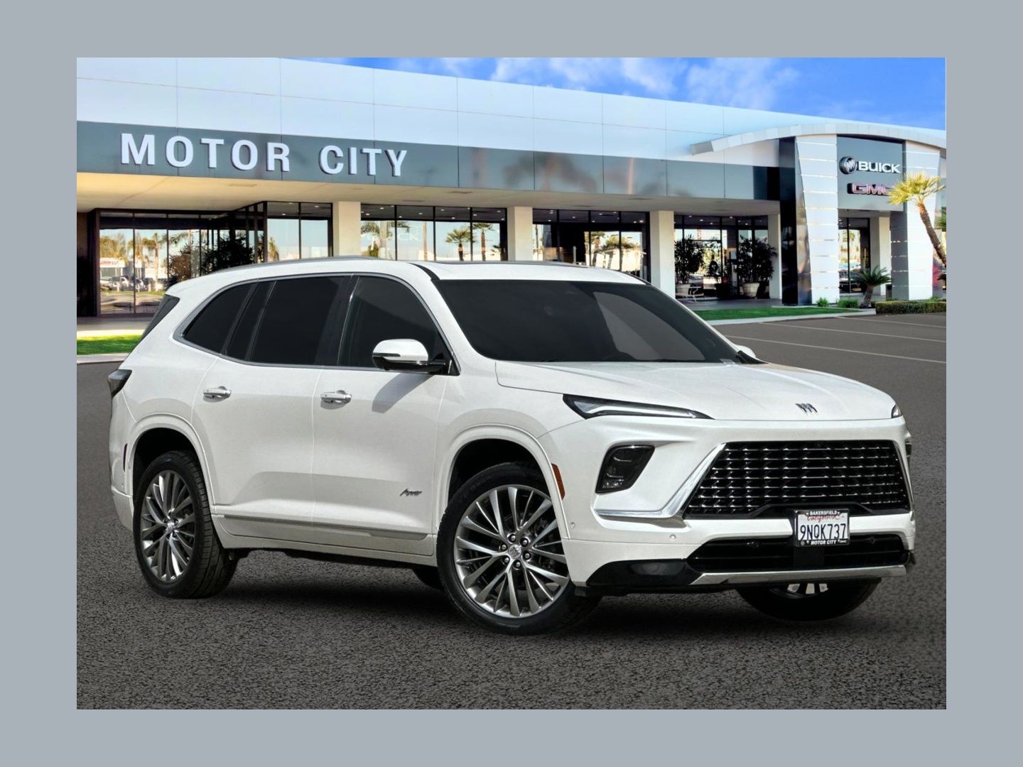 White Frost Tricoat 2025 Buick Enclave Avenir FWD SUV / Crossover Front-Wheel Drive 8-Speed Automatic