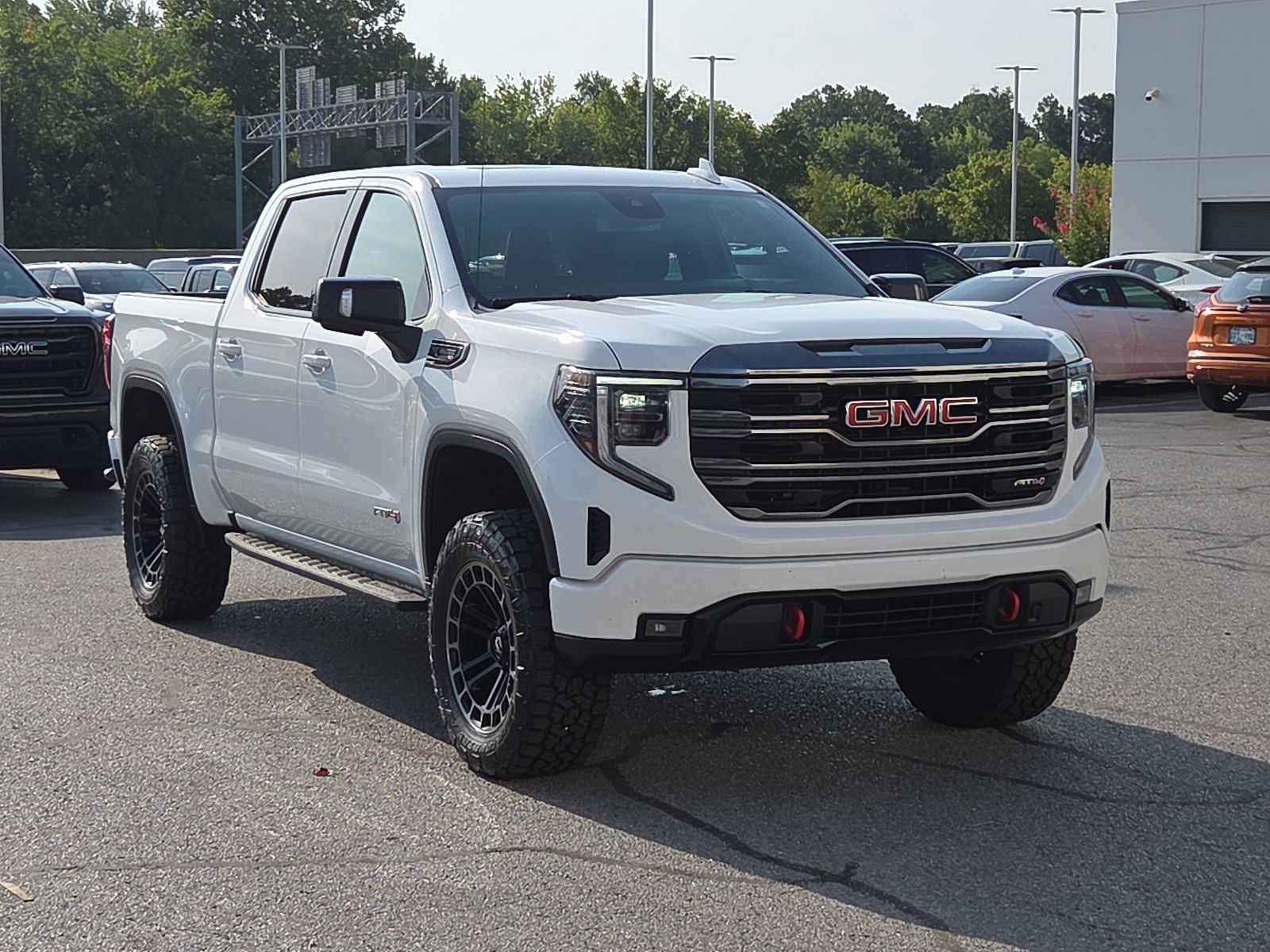  2022 GMC Sierra 1500 AT4 Crew Cab 4WD   