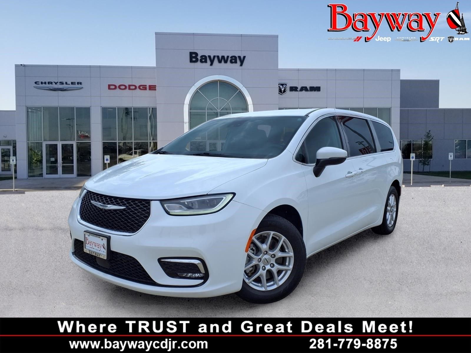  2023 Chrysler Pacifica Touring L FWD   