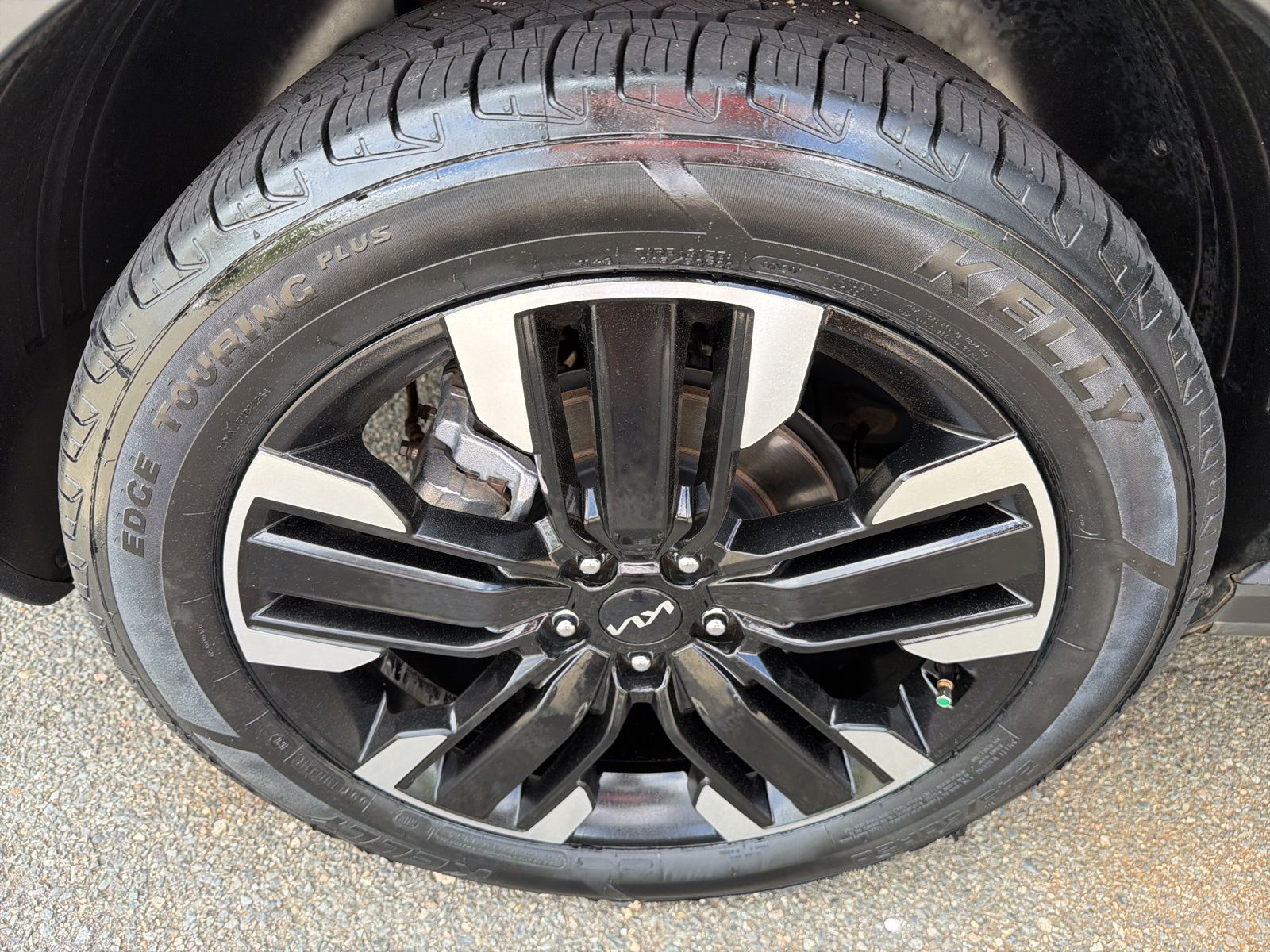 Used 2024 Everlasting Silver Kia SX image 26