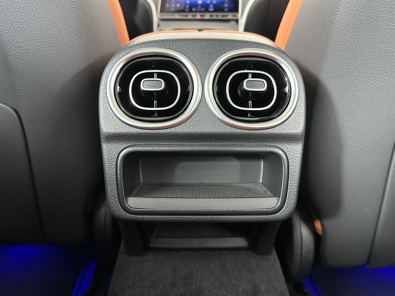 2025 Mercedes-Benz C-Class Sedan 34