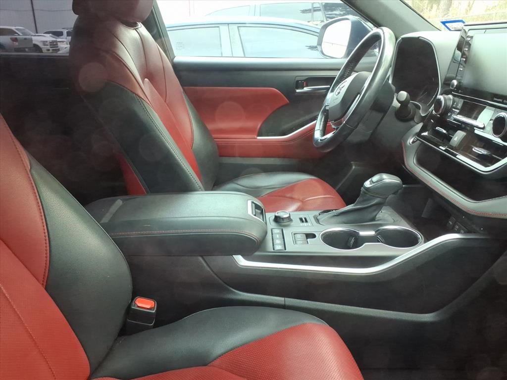 2021 Toyota Highlander XSE White at Autostrade