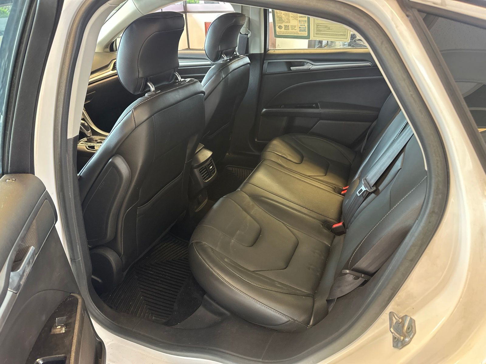 Used 2014 White Platinum Clearcoat Metallic Ford Titanium image 5