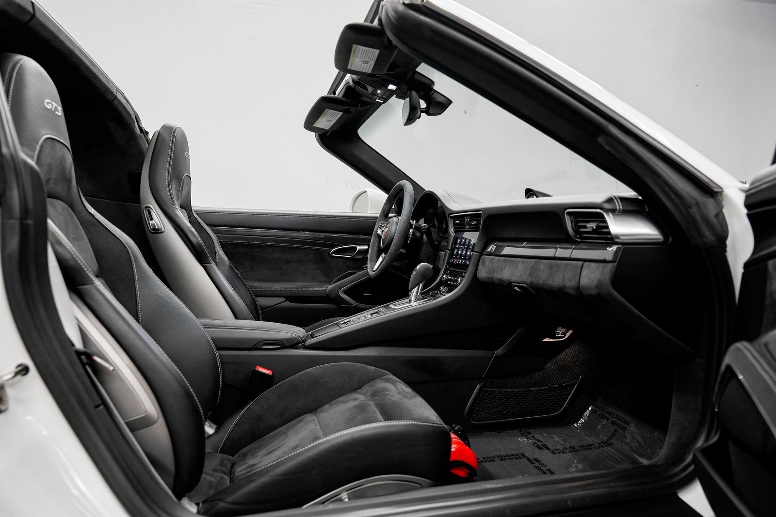 2019 Porsche 911 Targa 4 GTS — photo 29