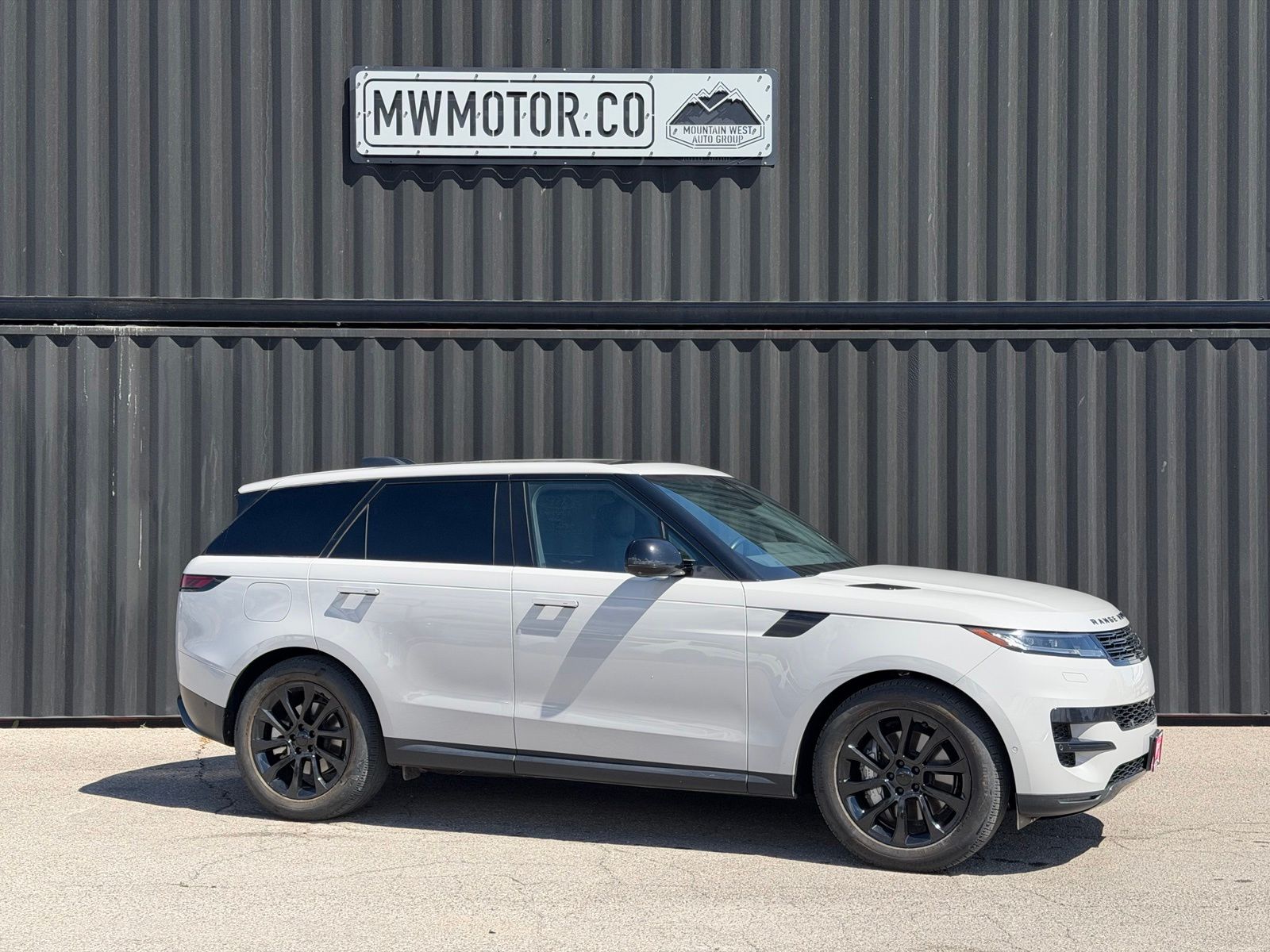 Fuji White 2025 Land Rover Range Rover Sport SUV / Crossover All-Wheel Drive 8-Speed Automatic