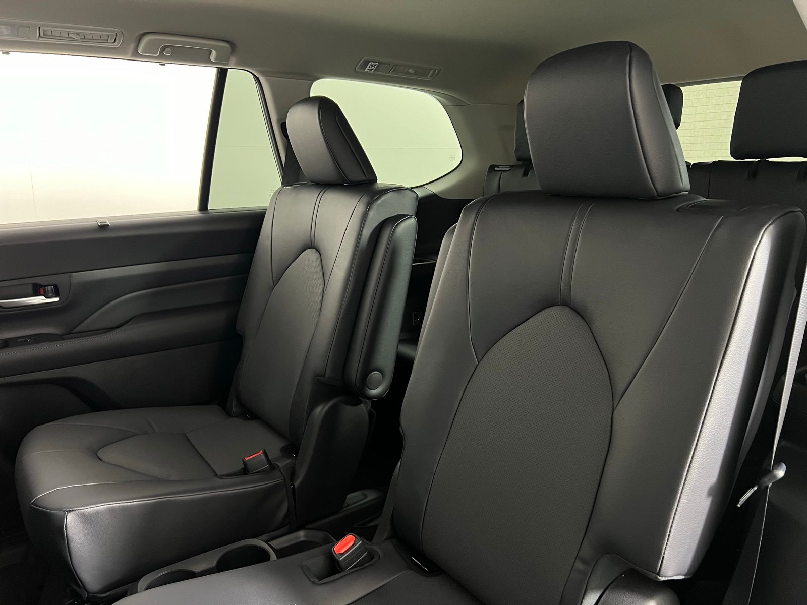 Thumbnail: 2026 Toyota Grand Highlander - 18