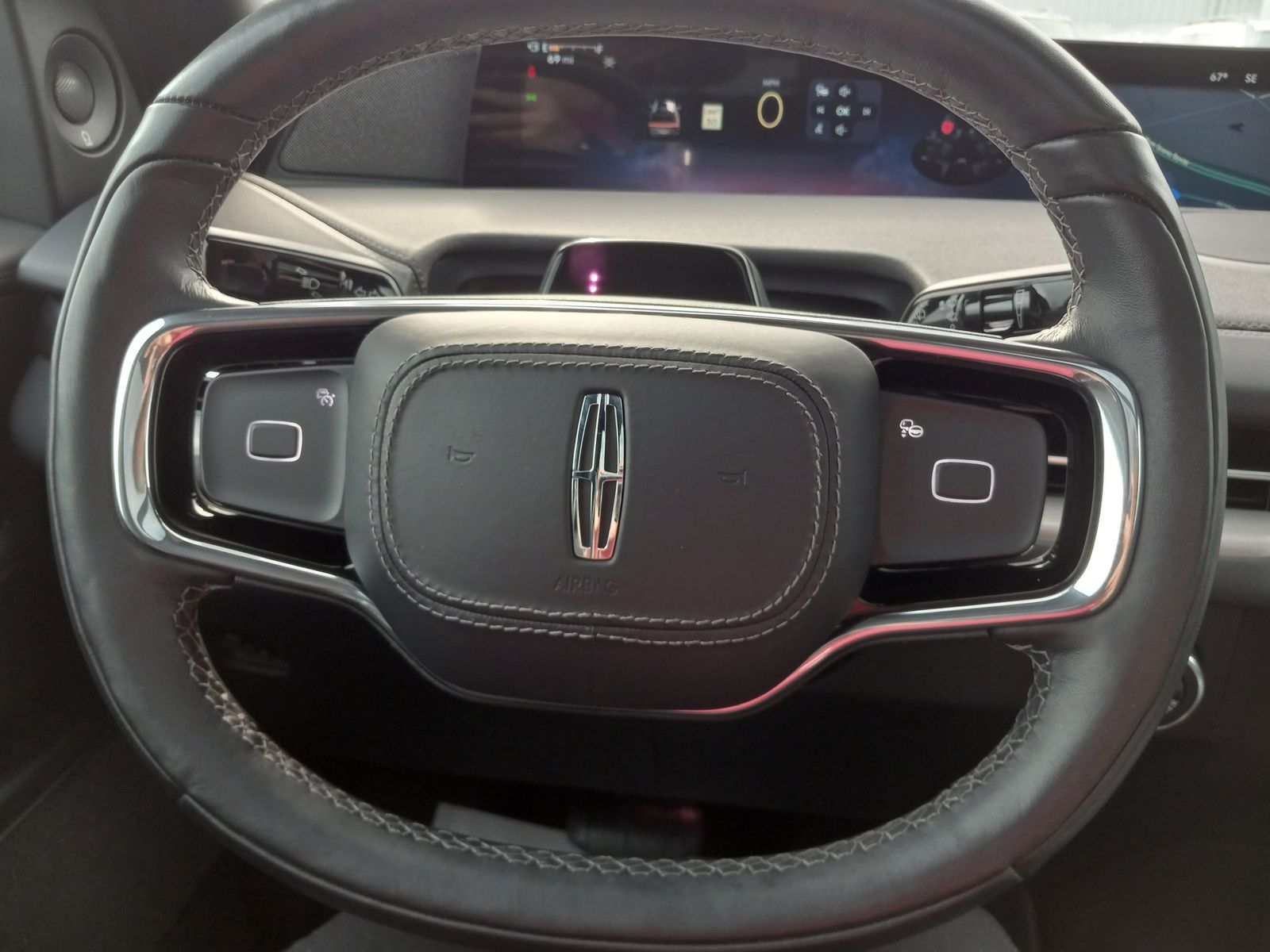 2025 Lincoln Navigator L image 21