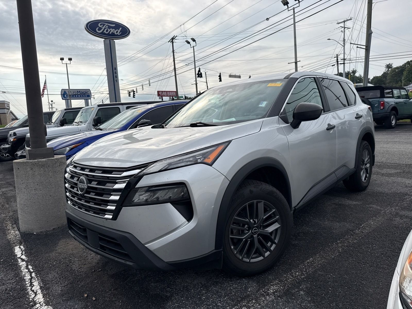 Brilliant Silver Metallic 2024 Nissan Rogue SUV / Crossover All-Wheel Drive Continuously Variable Transmission