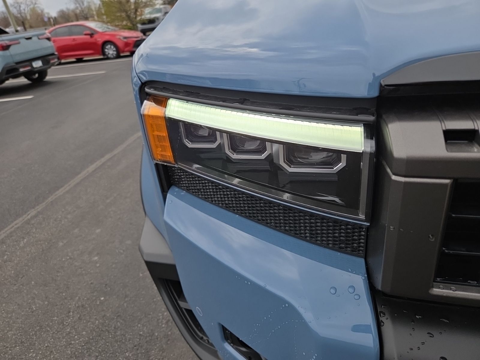 View vehicle photo 5