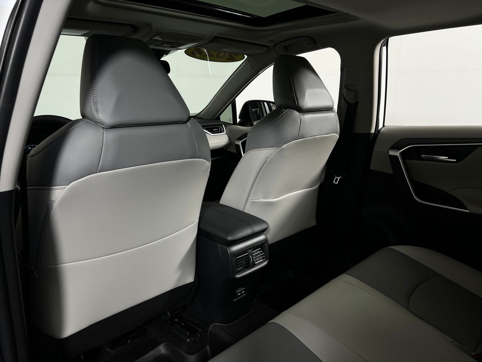 Thumbnail: 2024 Toyota RAV4 - 24