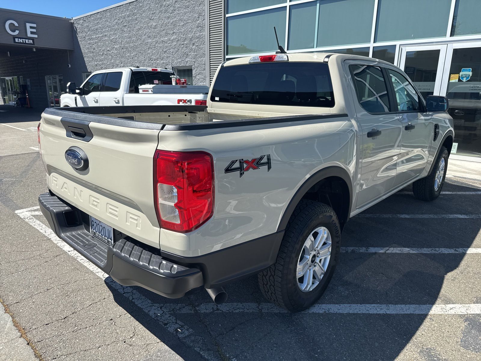 Used 2025 Beige Ford XL image 5