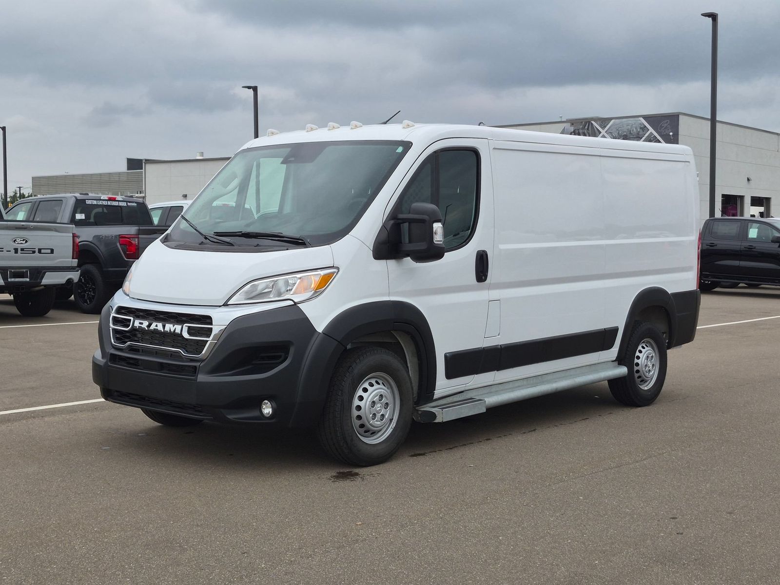 Bright White Clearcoat 2025 RAM ProMaster Van Front-Wheel Drive 9-Speed Automatic