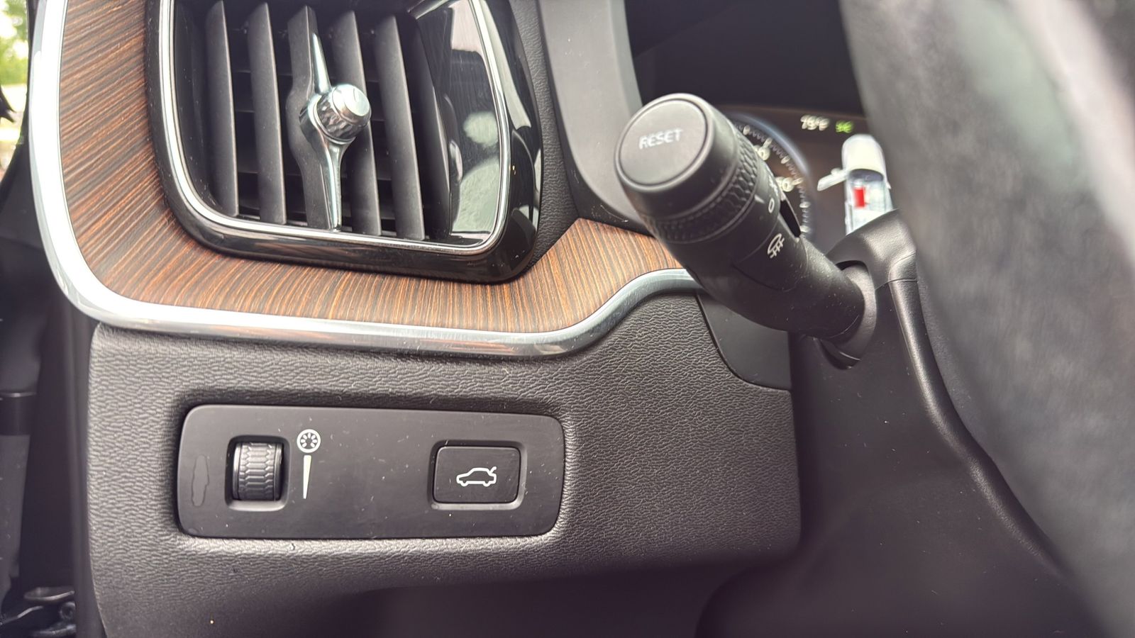 Used Car 2019 Volvo Xc60  T5 Momentum For Sale Under $20,000 In Austin, Texas
