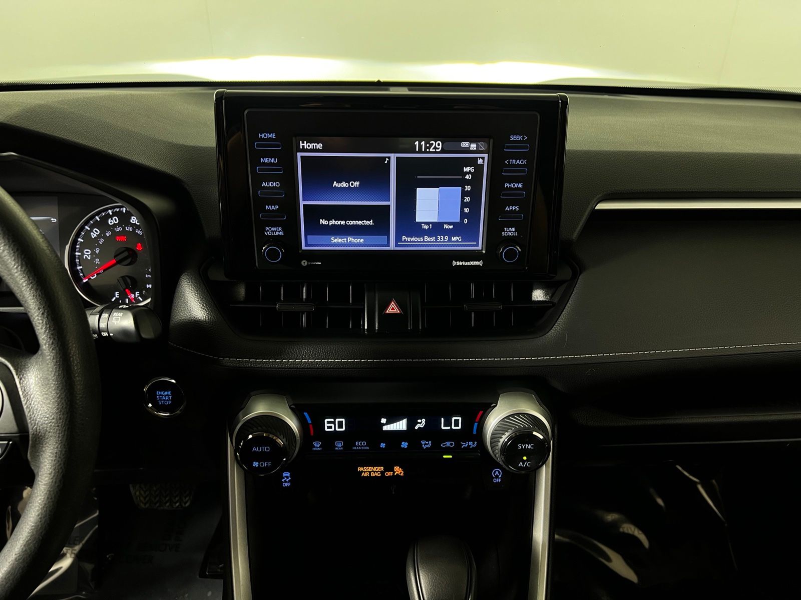 Thumbnail: 2022 Toyota RAV4 - 18