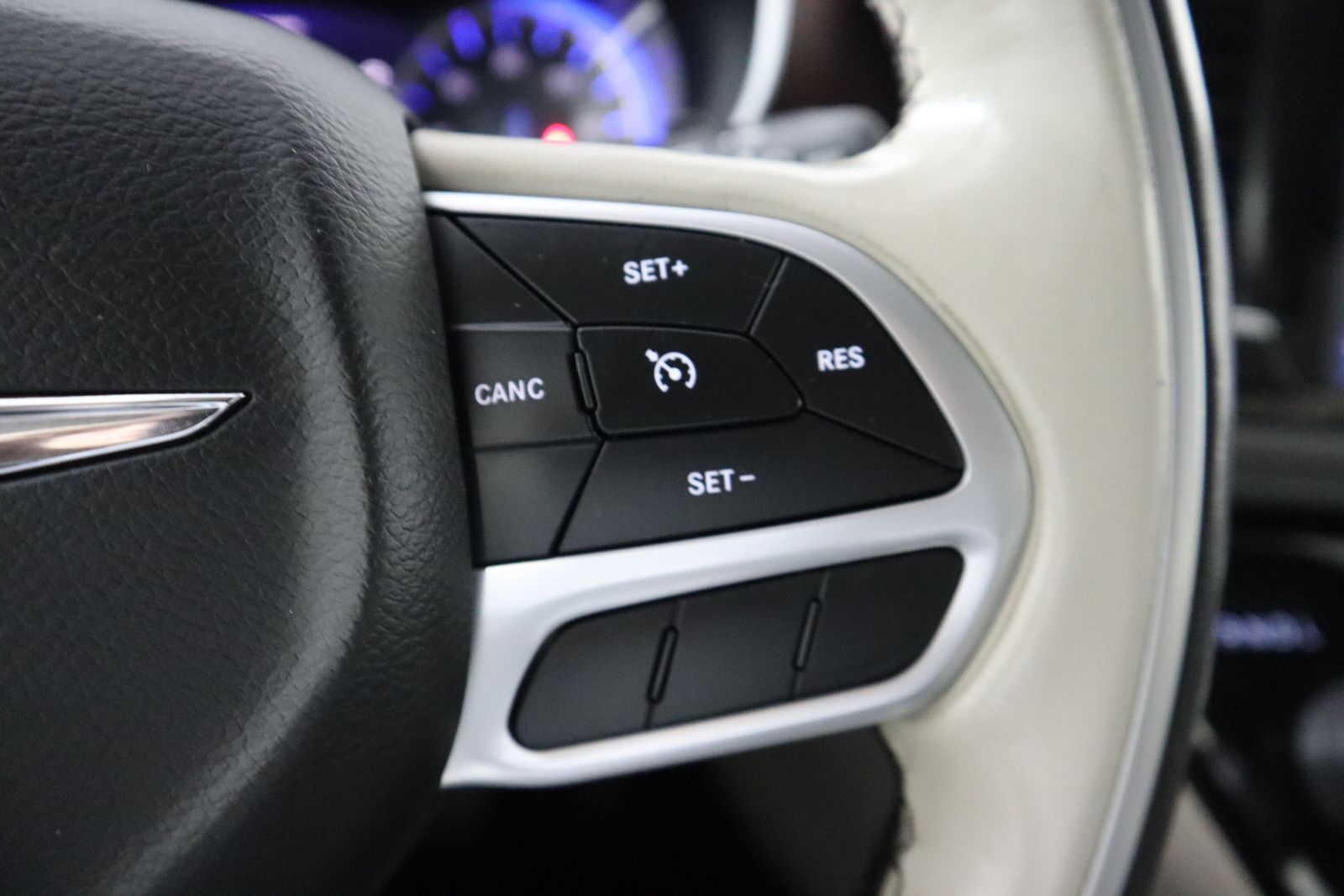 2020 Chrysler Pacifica Limited photo
