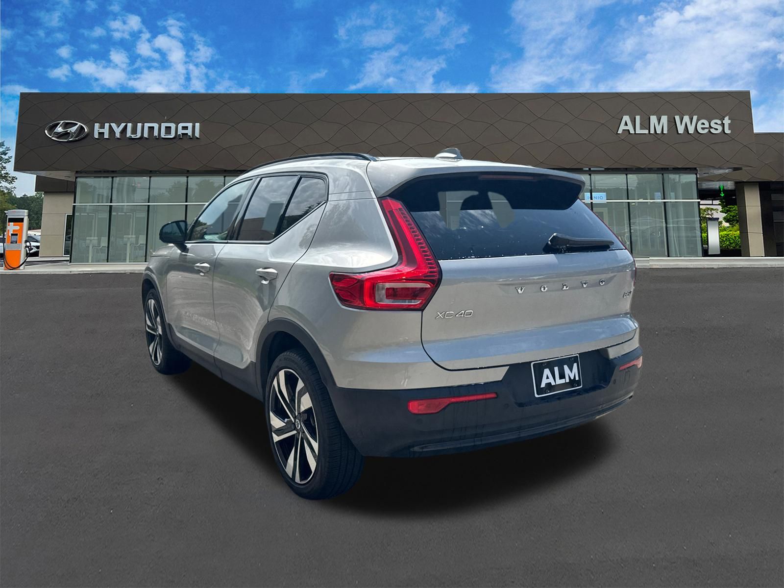Used 2024 Silver Volvo Ultimate image 7