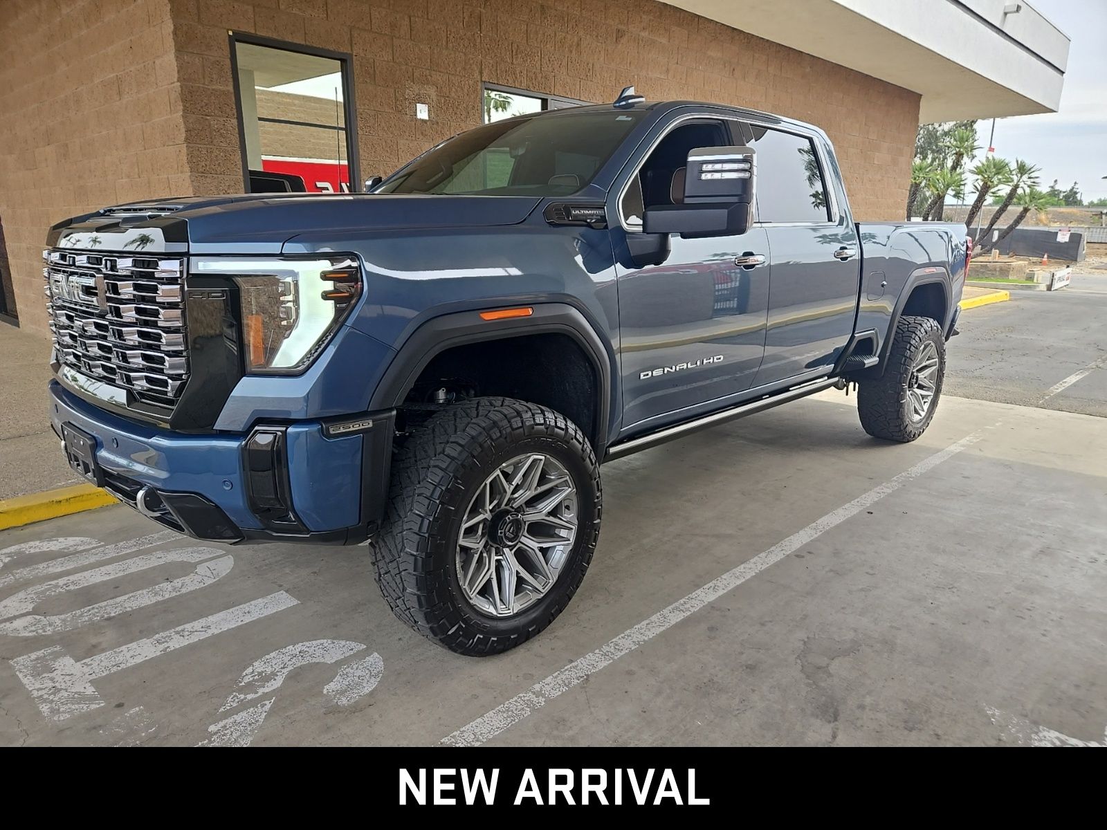 Downpour Metallic 2025 GMC Sierra 2500HD Denali Ultimate Crew Cab 4WD Pickup Truck Four-Wheel Drive Automatic