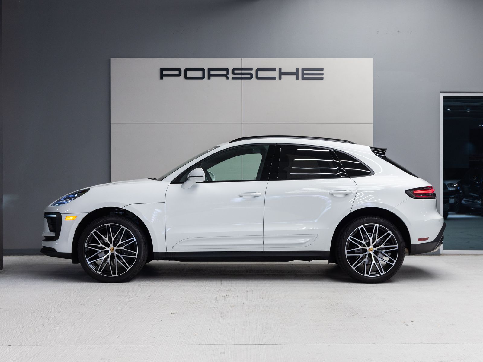 View vehicle photo 2