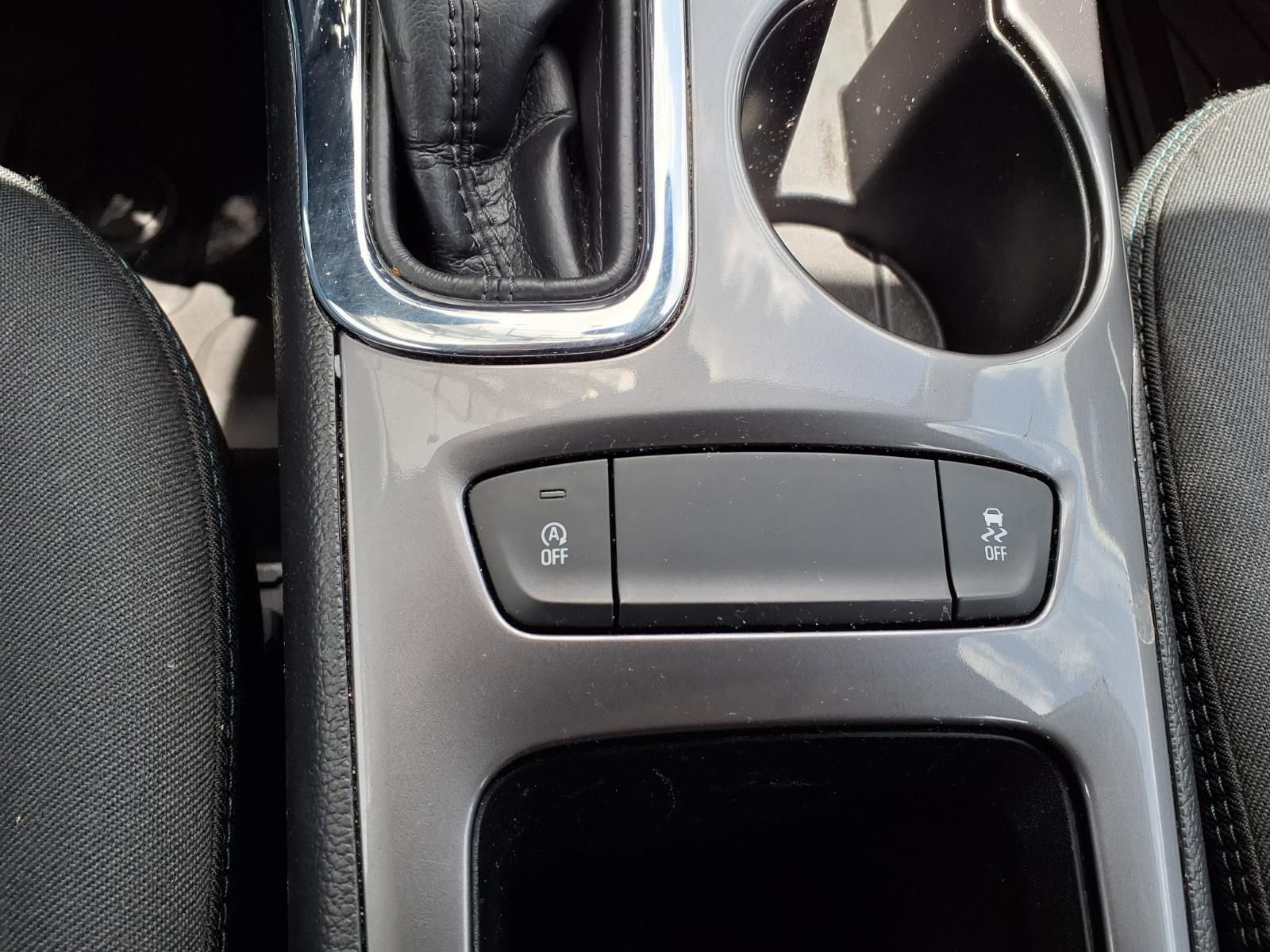 2019 Chevrolet Cruze LT Silver at Community Honda